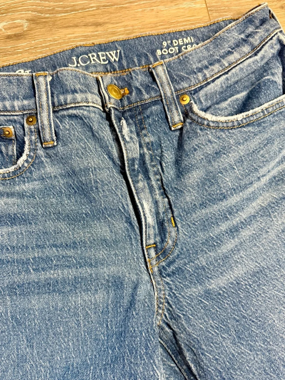 |82022| J. Crew Boot Crop Jeans — SIZE 28T